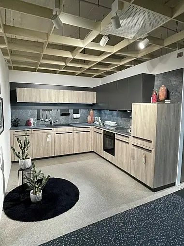 moderne und helle L-Küche / K067
