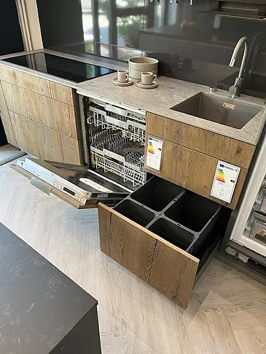 Küchenzeile furniert in Risseiche 463 Smoke
