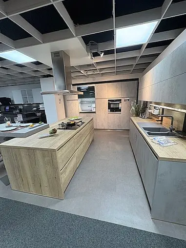 Moderne grifflose Inselküche mit allem was man braucht und vieles mehr...