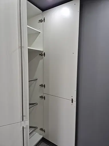 Muster Hauswirtschaftsraum in weiß Lack matt