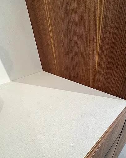 Hochwertige und individuell angefertigte Ausstellungsküche aus der Möbelmanufaktur Kann aus Zeil am Main