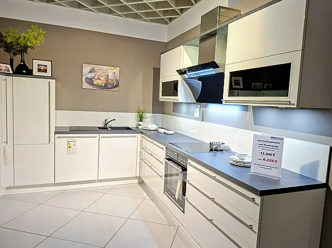 Lacklaminat Weiß Hochglanz, 4 Schwenkauszüge im Eck-Highboard,