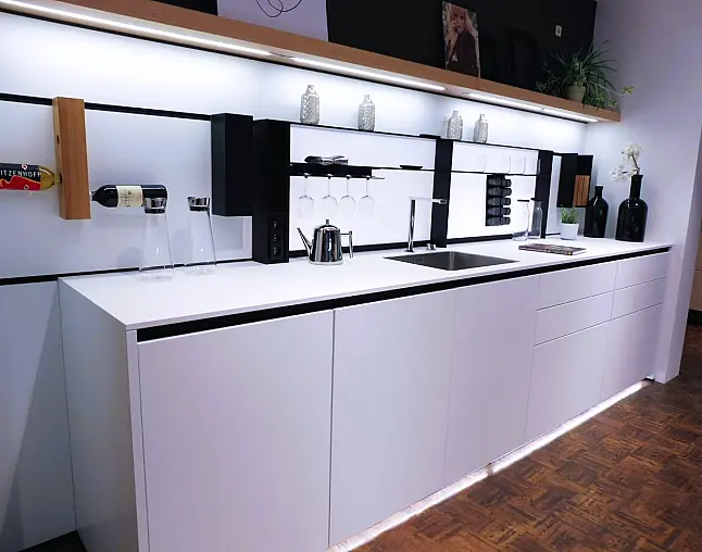 Designküche mit Kochtisch