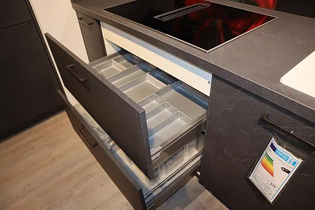 Küche inkl. Miele Geräte