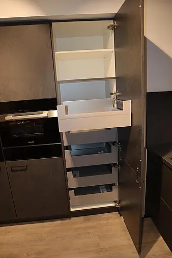 Küche inkl. Miele Geräte