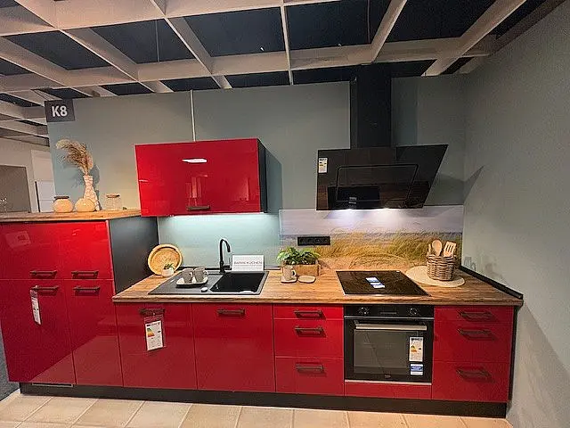 Küchenzeile Modern mit Glasrückwand