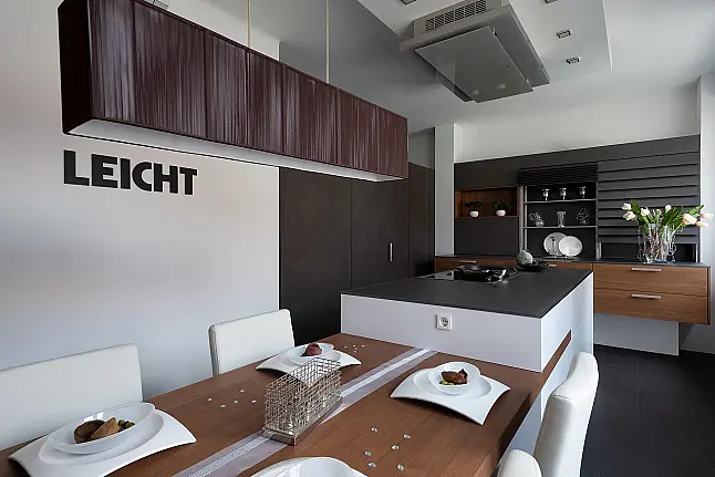 Einbauküche Echt-Beton mit Glas-APL