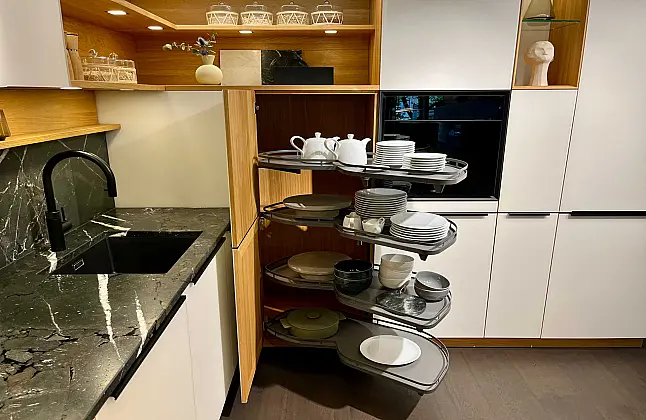 stilvolle Massivholzküche in U-Form