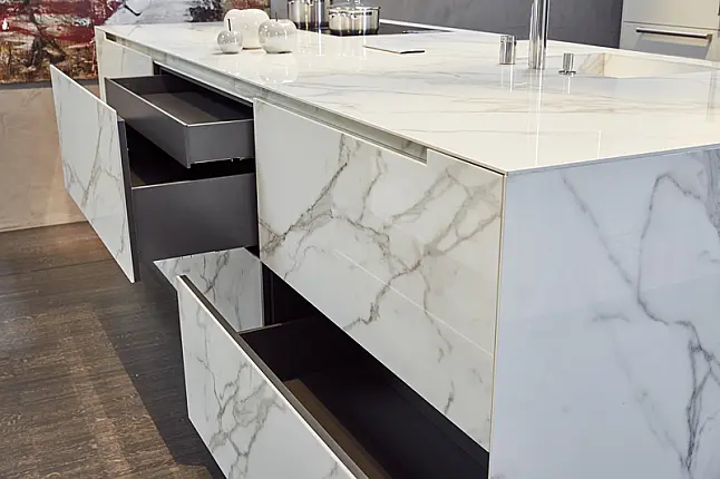 Calacatta &amp; Highgloss