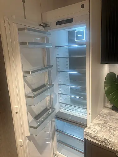 SieMatic Mondial SE 77SHF/88LS eiche hazel brown/lotusweiss matt