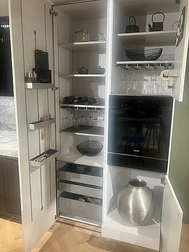 SieMatic Mondial SE 77SHF/88LS eiche hazel brown/lotusweiss matt
