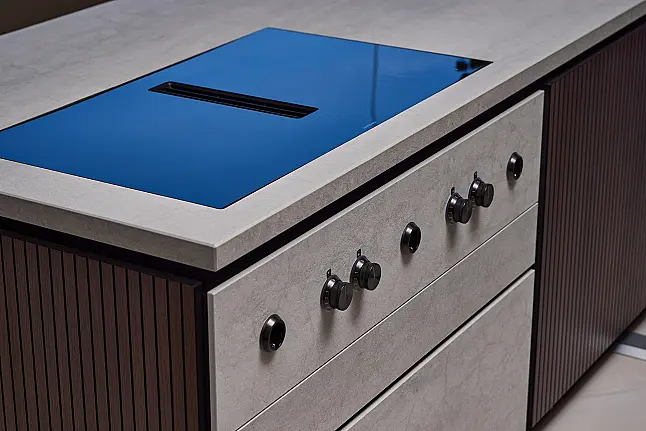 Designküche F6 Lammelle mit ALUMINUM kombiniert