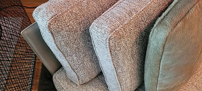 Leipzig_  Sofa mit Liegeelement + Tisch mit Kernleder