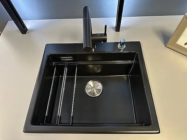 TOP Musterküche im trendigem Design