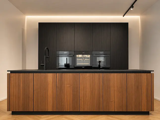 Design Küche Echtholzfurnier Nußbaum Furnier
