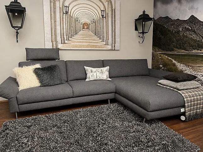 L-Sofa mit Kopfstütze
