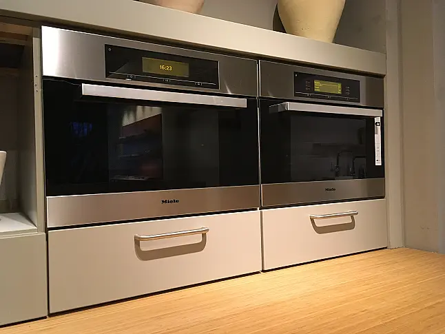 cashmirgrau Lack samtmatt | Gaggenau, Miele-Geräte | Massivholz-Arbeitsplatte |