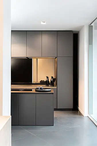 Y-OS Designküche, exklusiv geplant mit Miele Geräten