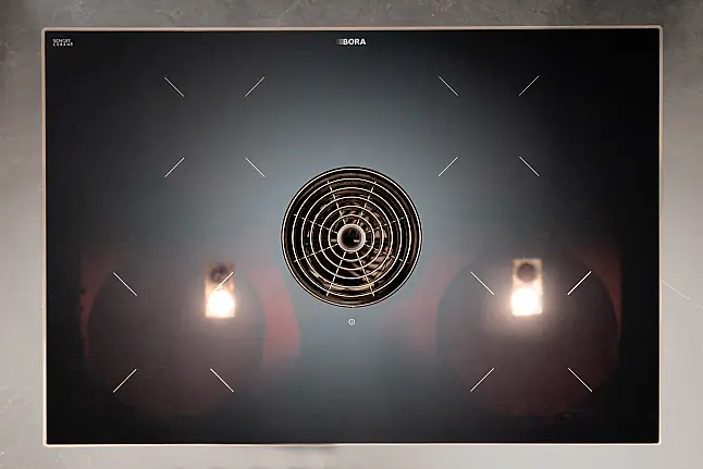 Y-OS Designküche, exklusiv geplant mit Miele Geräten