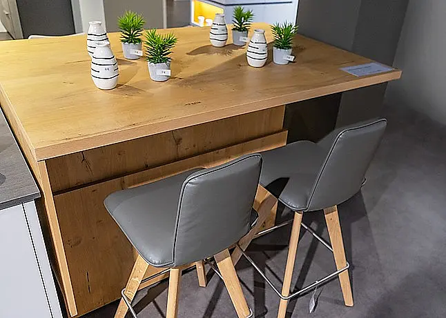 Hubtisch Wildeiche furniert