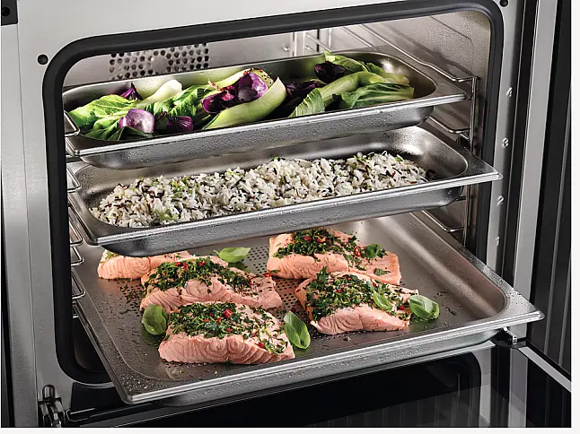Griffloser Dampfbackofen 60 cm mit Sous-Vide, Kombigarbetrieb und Hydroclean komplett schwarz