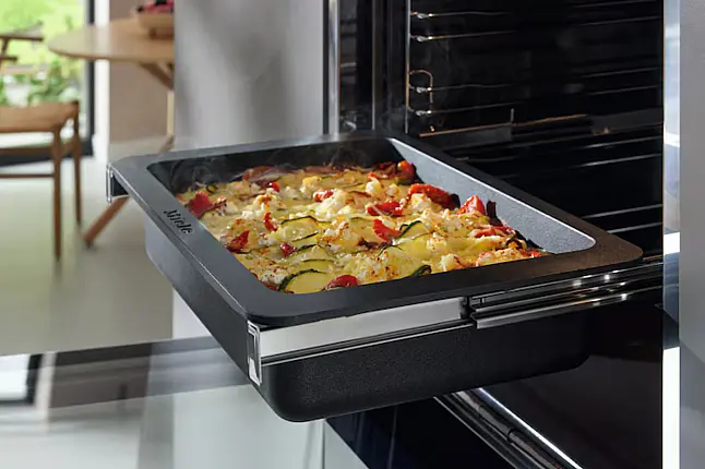 Dampfbackofen zum Dampfgaren, Backen und Braten mit Vernetzung und TasteControl.