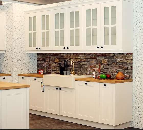 Zeitlose Landhausküche mit Charmantem Holzdesign