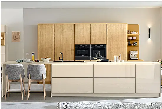 Rattana 8360 Gavi Eiche gebeizt mit Miele Geräten &amp; 4016 Smartglas