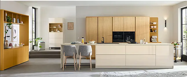 Rattana 8360 Gavi Eiche gebeizt mit Miele Geräten &amp; 4016 Smartglas