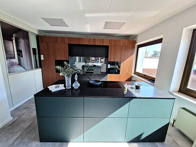 TALEA MIT SMARTGLAS UND RESOPAL