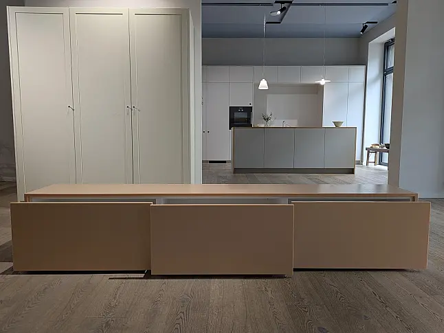 Bank aus HDPE in der Farbe Peach