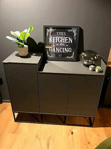 Next 125  Sideboard mit Framerack Sockelregal