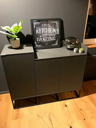 Next 125  Sideboard mit Framerack Sockelregal
