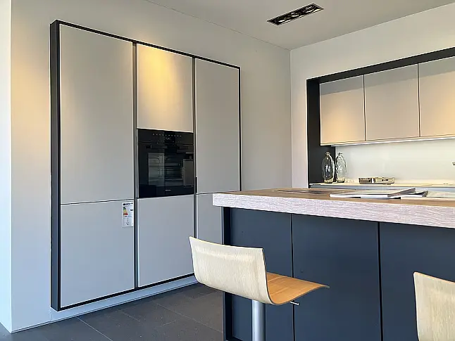 | Luxus-Traumküche SieMatic | grifflos | mit Insel | Ceramik-Arbeitsplatten | GAGGENAU/Miele/BORA-Vollausstattung | Premium-Ausstattung | sofort verfügbar |