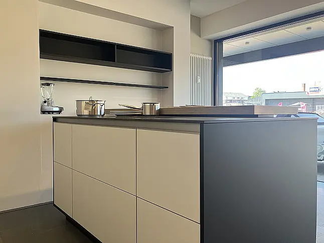 | Luxus-Traumküche SieMatic | grifflos | mit Insel | Ceramik-Arbeitsplatten | GAGGENAU/Miele/BORA-Vollausstattung | Premium-Ausstattung | sofort verfügbar |