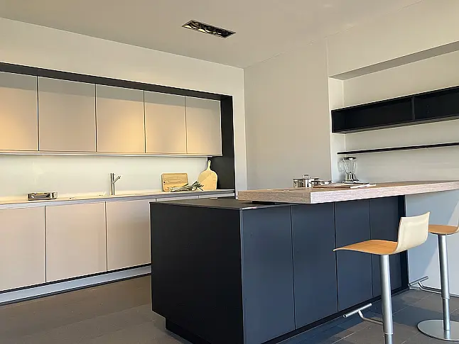 | Luxus-Traumküche SieMatic | grifflos | mit Insel | Ceramik-Arbeitsplatten | GAGGENAU/Miele/BORA-Vollausstattung | Premium-Ausstattung | sofort verfügbar |