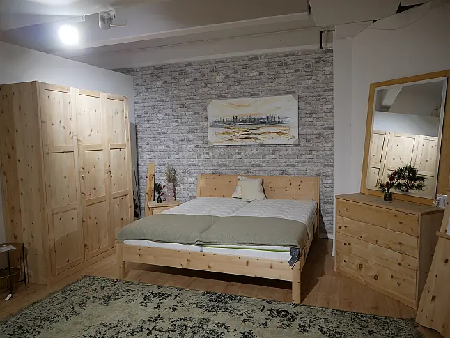 Schlafzimmer-Set Kleiderschrank, 2x Nachtkommde, Doppelbett, Kommode Ginevra