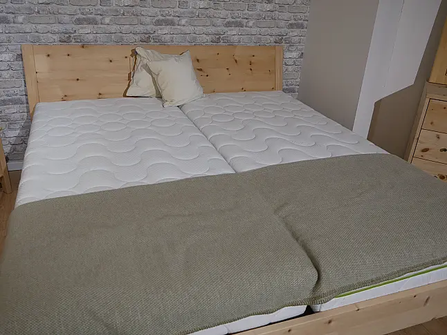 Schlafzimmer-Set Kleiderschrank, 2x Nachtkommde, Doppelbett, Kommode Ginevra
