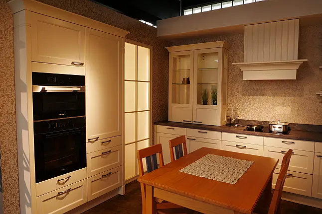 Landhausküche mit Miele Einbaugeräten