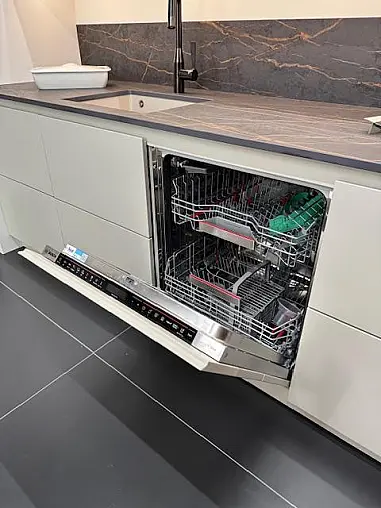 Cortina Fineline kombiniert mit Kaschmir Diamantlack  Grifflos