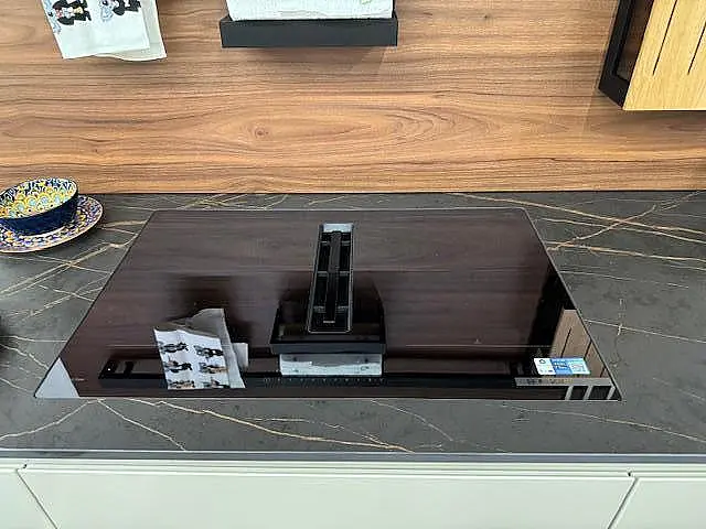 Cortina Fineline kombiniert mit Kaschmir Diamantlack  Grifflos