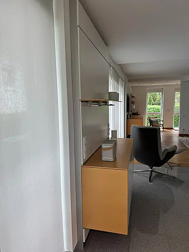 in Buche und mattlack weiß