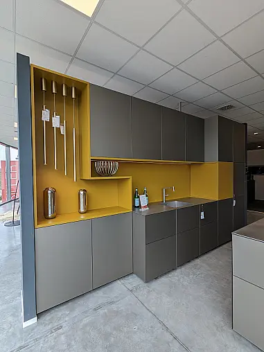 moderne Küche in T-Form