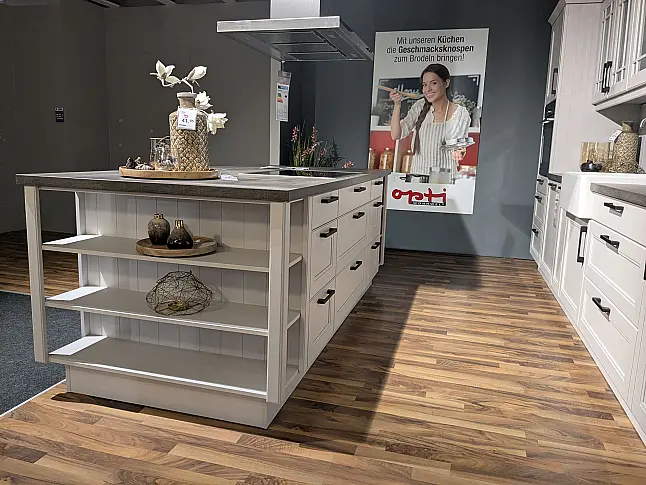Opti-Wohnwelt Musterküche Mondo Kollektion Yvante