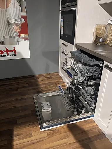 Opti-Wohnwelt Musterküche Mondo Kollektion Yvante