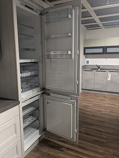 Opti-Wohnwelt Musterküche Mondo Kollektion Yvante