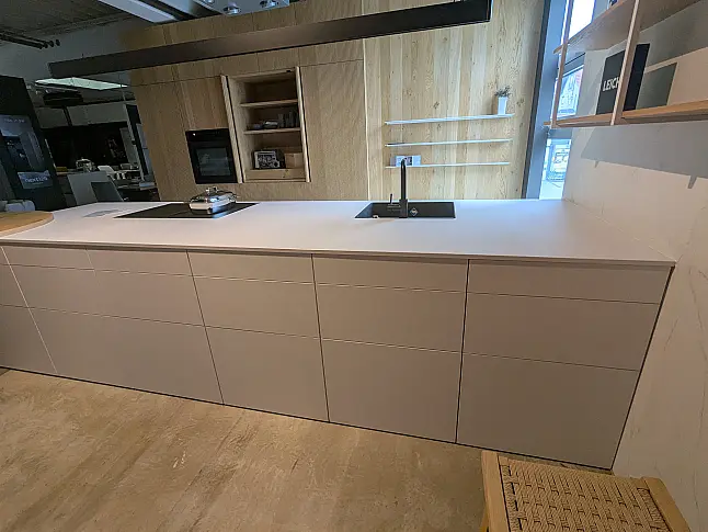 Bossa in Alpineiche liniert inkl. Speisekammer