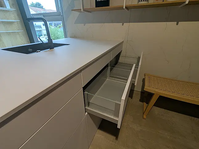 Bossa in Alpineiche liniert inkl. Speisekammer