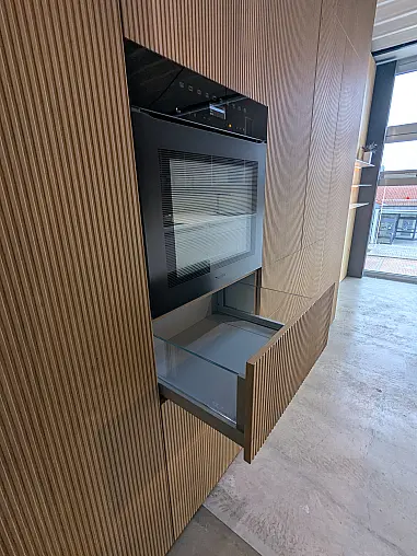 Bossa in Alpineiche liniert inkl. Speisekammer
