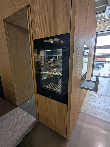 Bossa in Alpineiche liniert inkl. Speisekammer